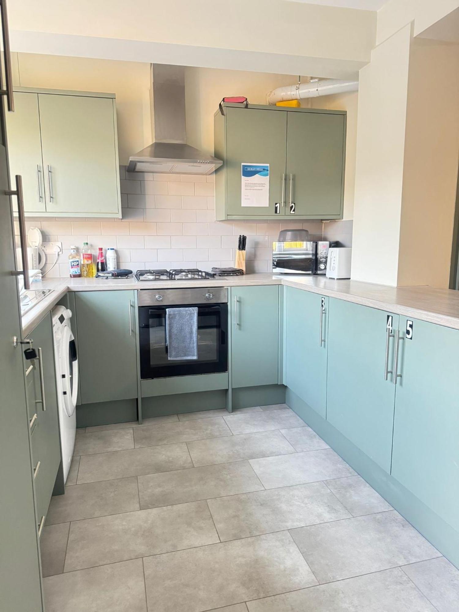 Shirley House 6, Guest House, Self Catering, Self Check In With Smart Locks, Use Of Fully Equipped Kitchen, Close To City Centre, Ideal For Longer Stays, Excellent Transport Links Southampton Exterior foto