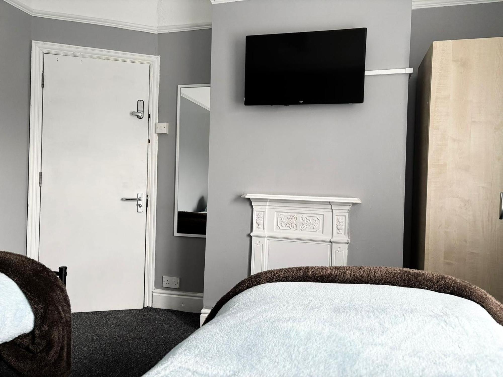 Shirley House 6, Guest House, Self Catering, Self Check In With Smart Locks, Use Of Fully Equipped Kitchen, Close To City Centre, Ideal For Longer Stays, Excellent Transport Links Southampton Exterior foto